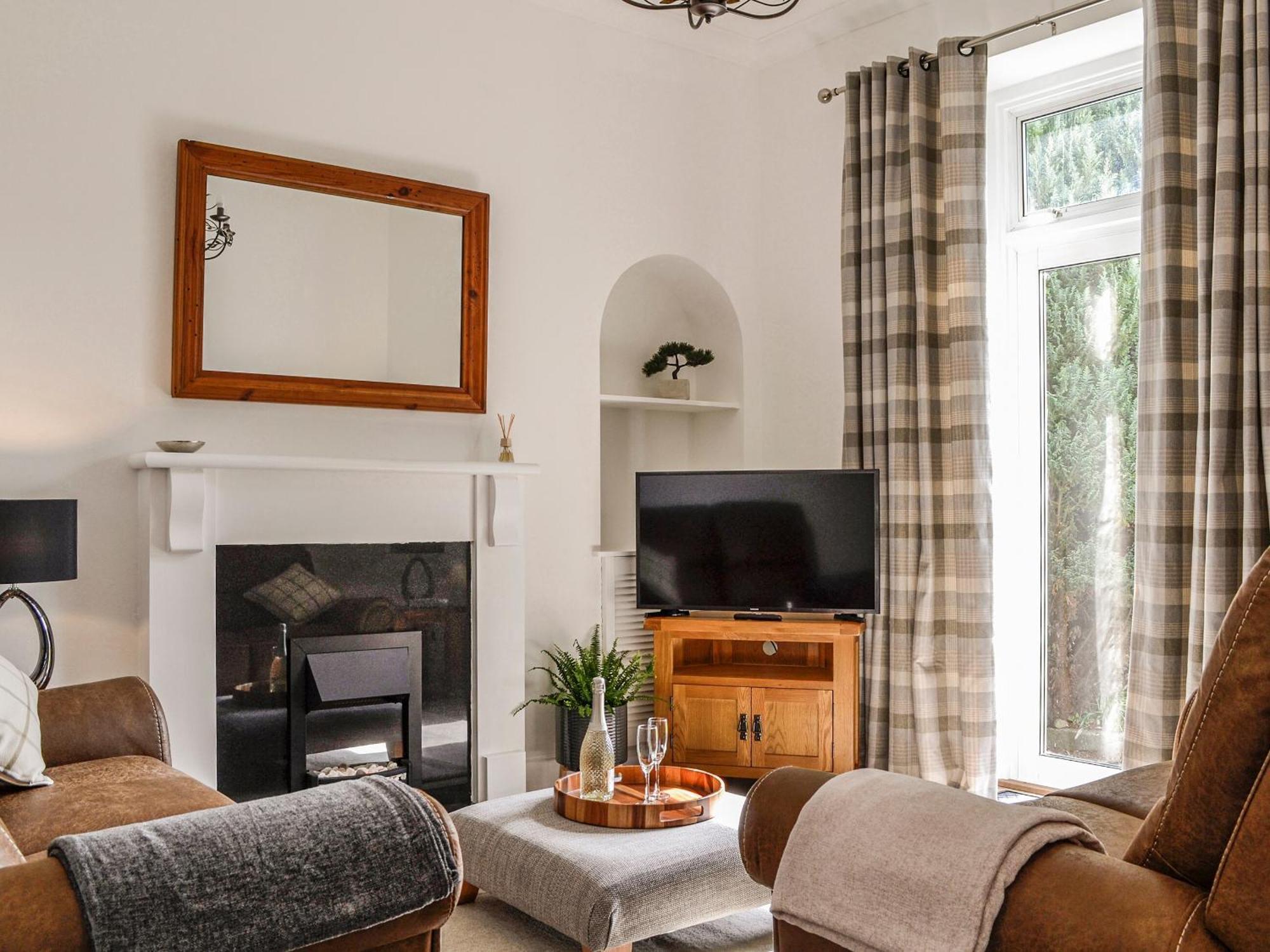Dezzys Villa Montrose Luaran gambar